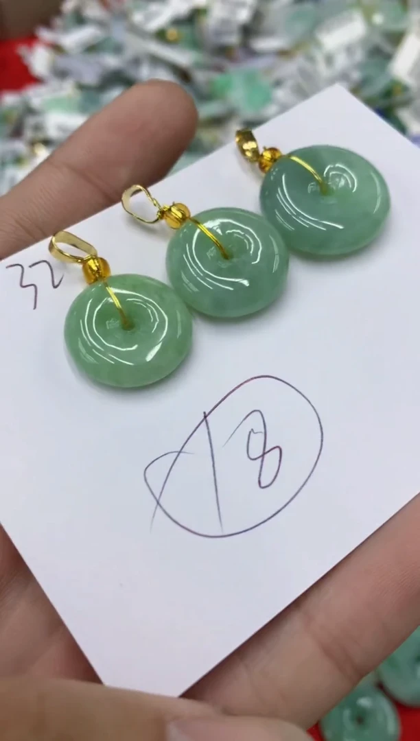 翡翠未镶嵌颈饰号链接111111111多样性发其一