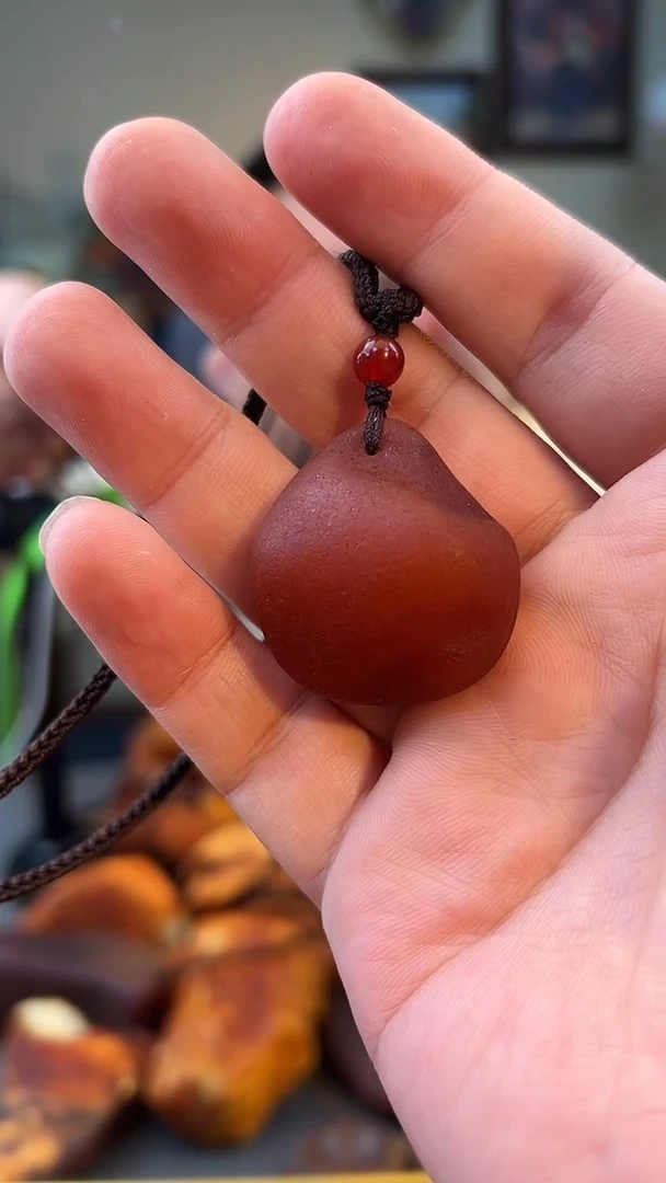 琥珀颈饰未镶嵌吊坠