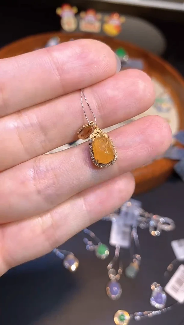 翡翠18K金镶嵌吊坠(不含链)吊坠