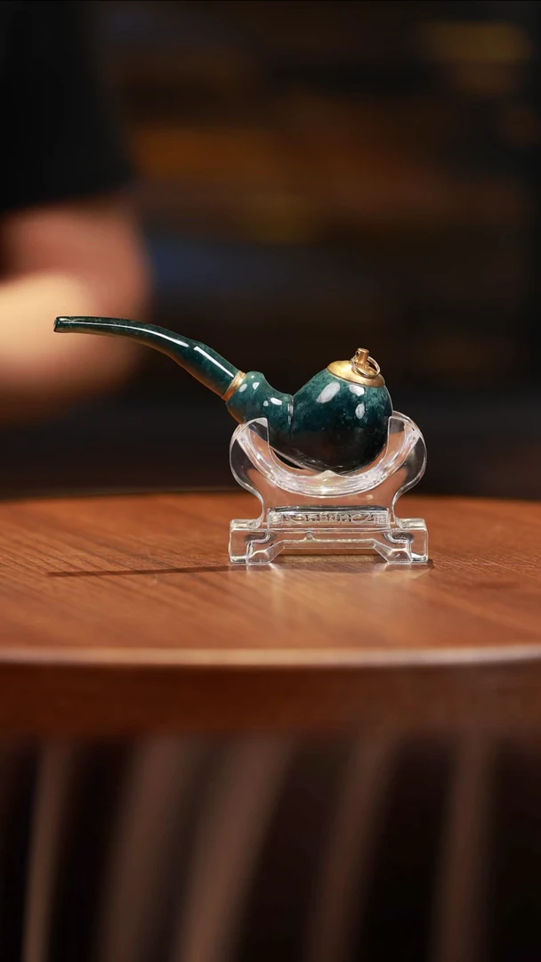 翡翠摆件未镶嵌烟斗