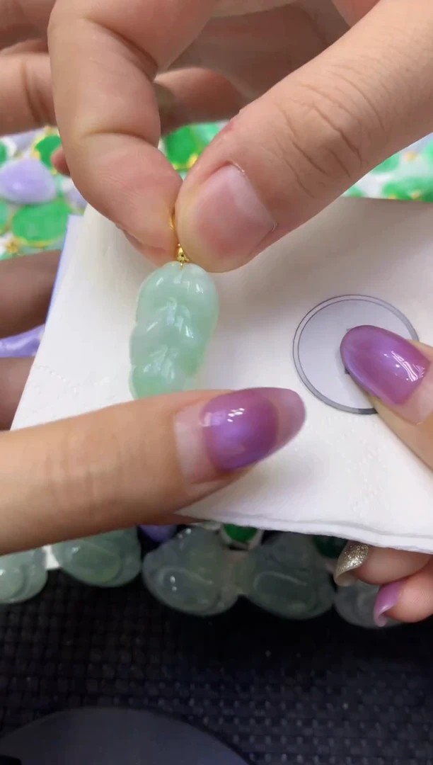 颈饰未镶嵌翡翠天然缅甸翡翠A货