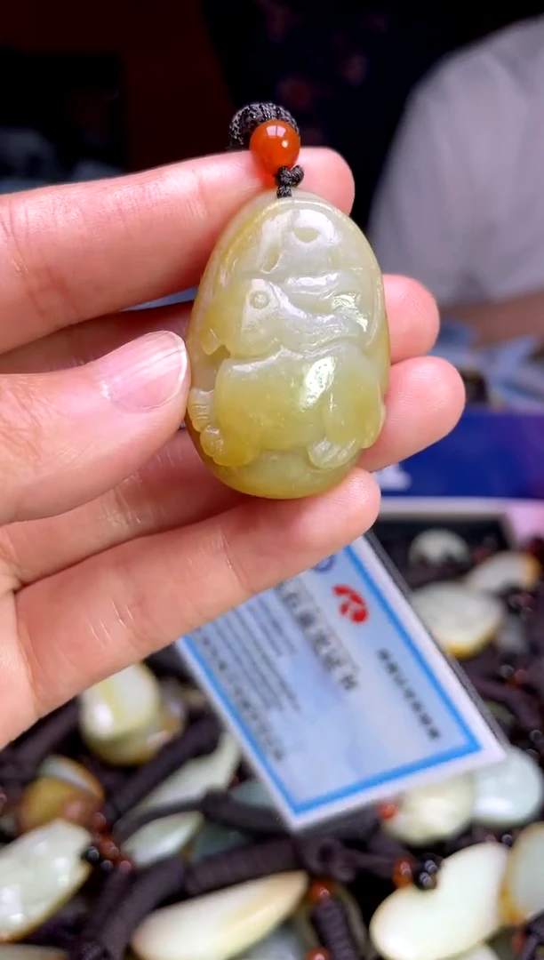 和田玉未镶嵌颈饰1