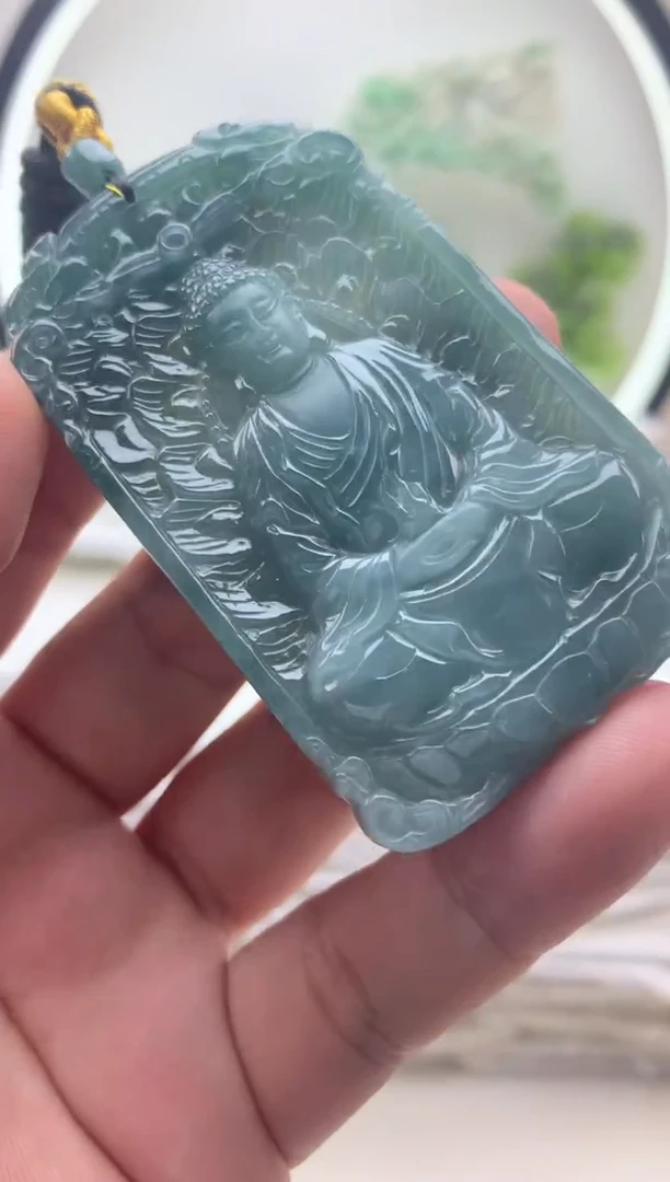 颈饰未镶嵌翡翠大日如来