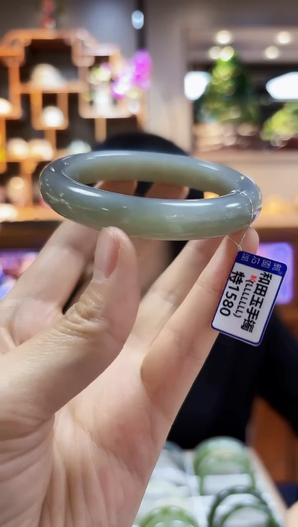 【闪购商品】和田玉手镯未镶嵌56.4