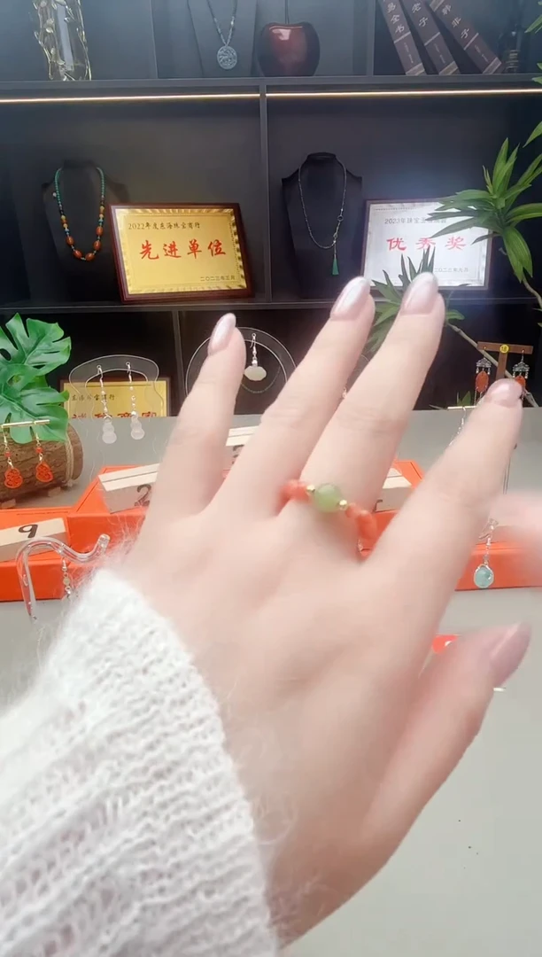 未镶嵌戒指玛瑙/玉髓红戒指