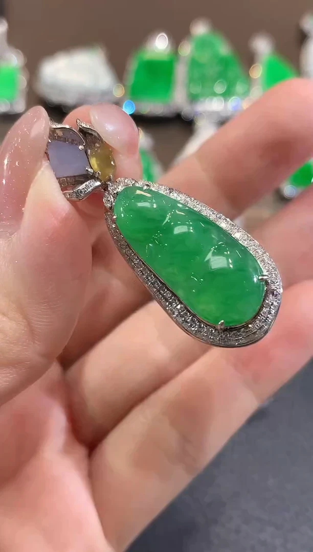 吊坠(不含链)18K金镶嵌翡翠a53