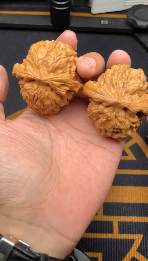 文玩核桃吊坠龙鼎49