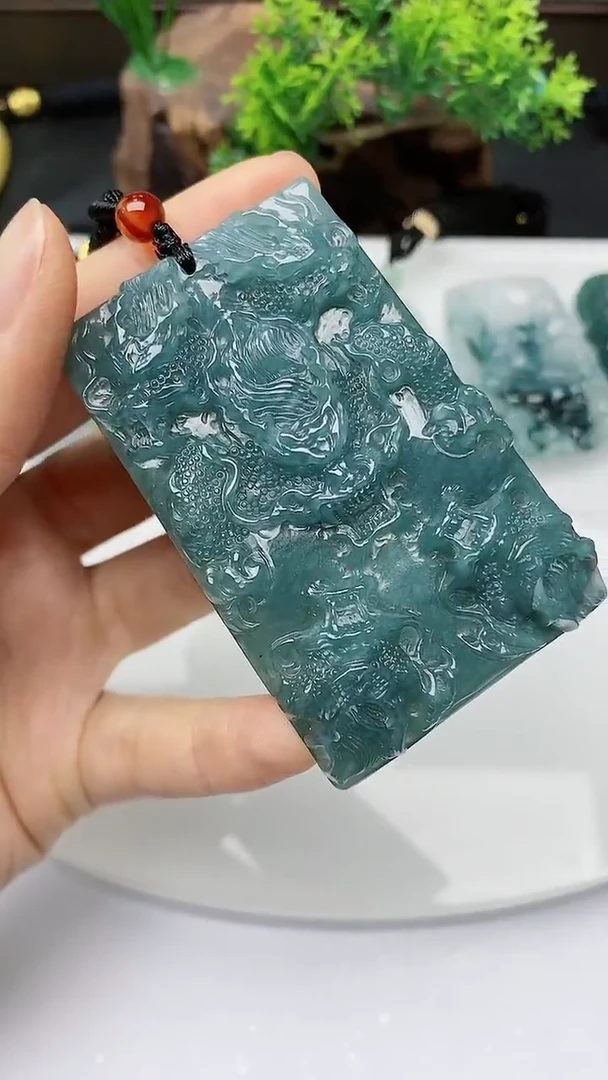 【闪购商品】翡翠颈饰未镶嵌