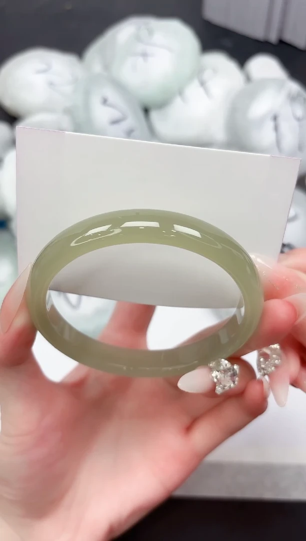 未镶嵌手镯石英质玉13-65