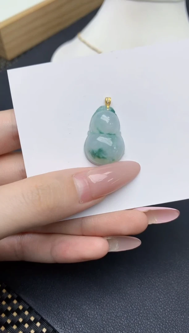 翡翠18K金镶嵌颈饰天然翡翠A货