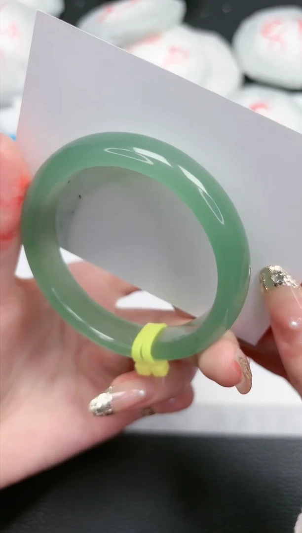 【闪购商品】石英质玉手镯未镶嵌232-54.1