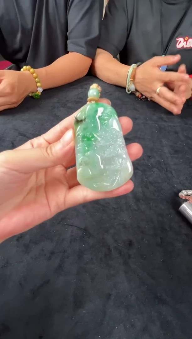 翡翠未镶嵌吊坠(不含链)缅甸天然翡翠A货75号