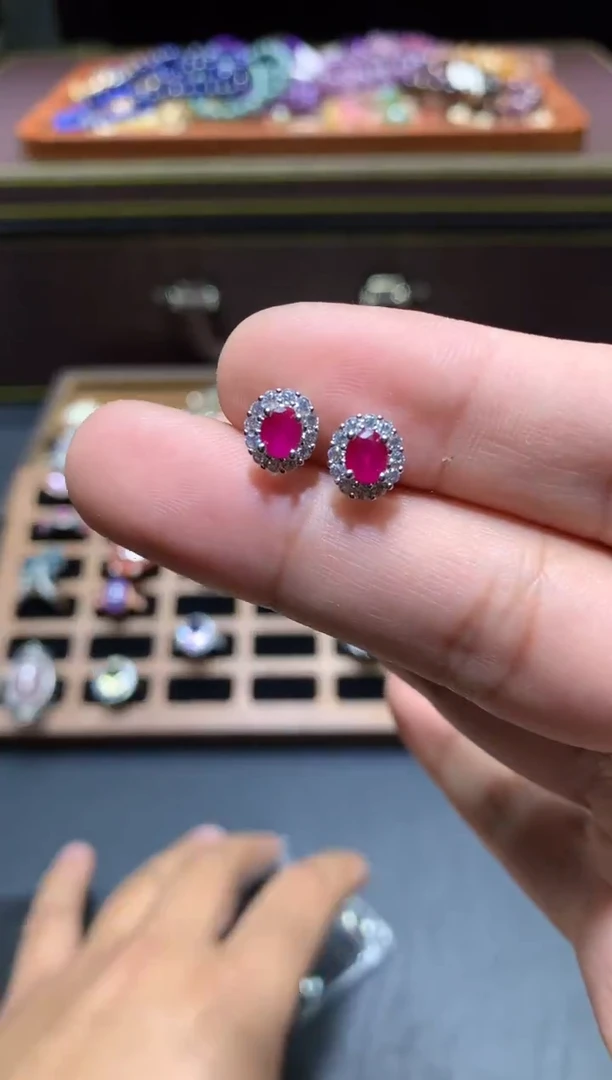 【闪购商品】红宝石耳饰未镶嵌T110