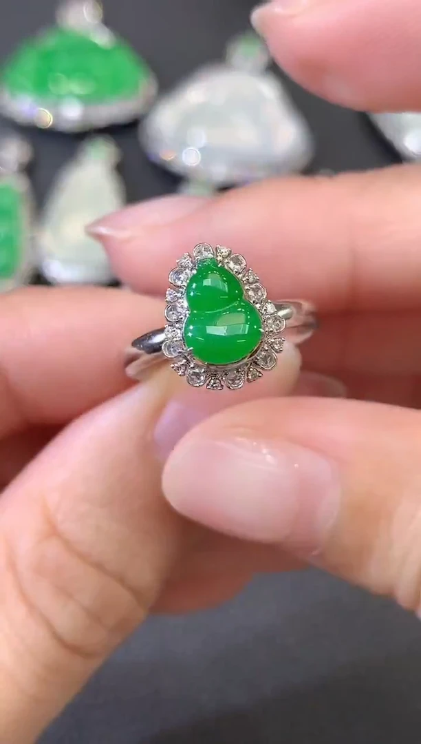 18K金镶嵌戒指翡翠C15