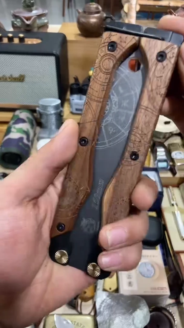 瓷片闪购商品  如图所示