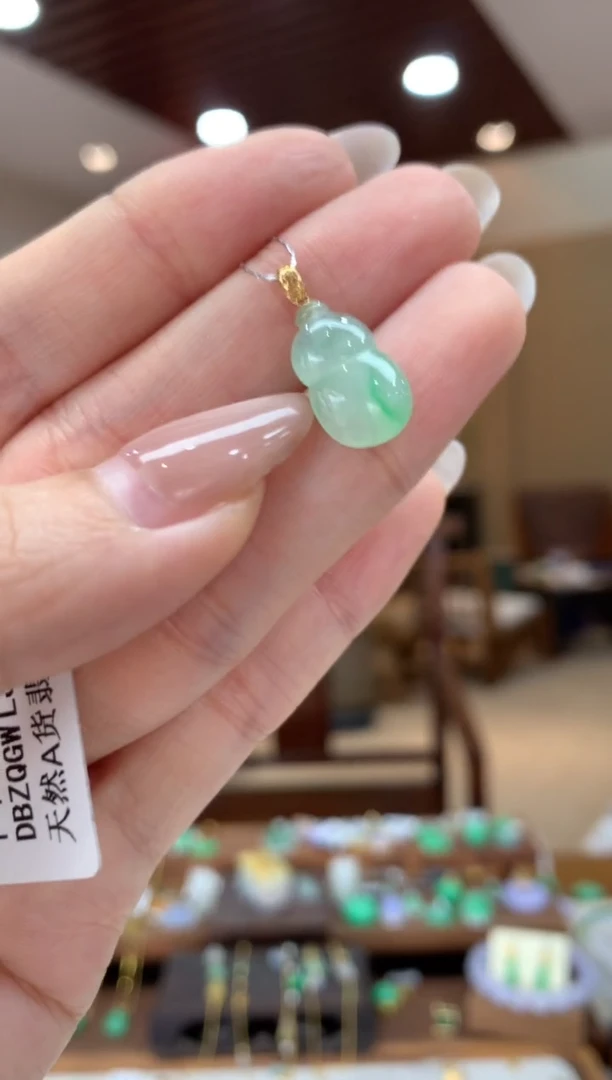 吊坠(不含链)18K金镶嵌翡翠葫芦