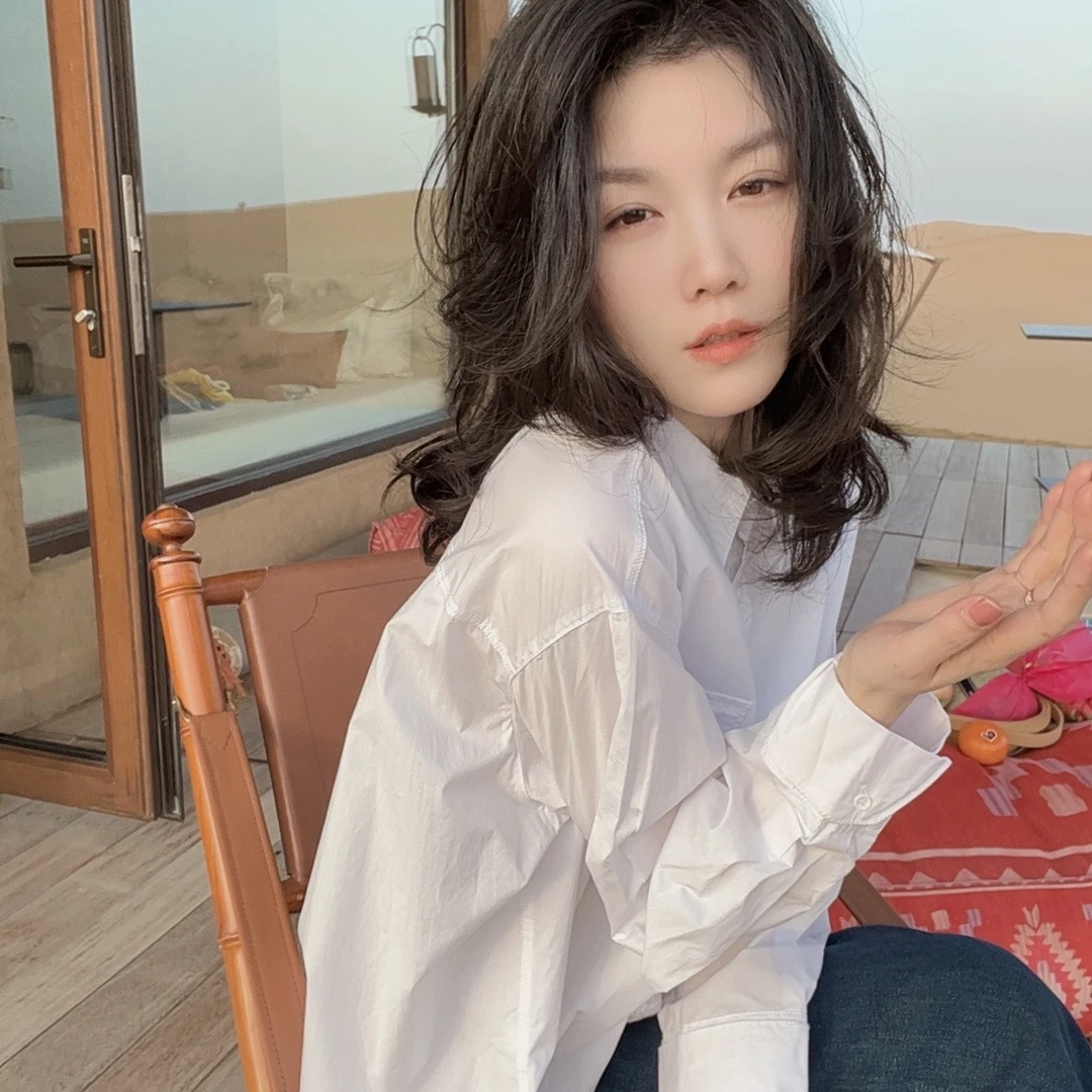 悦悦专属●简约百搭单口袋设计感时尚白衬衣S9150