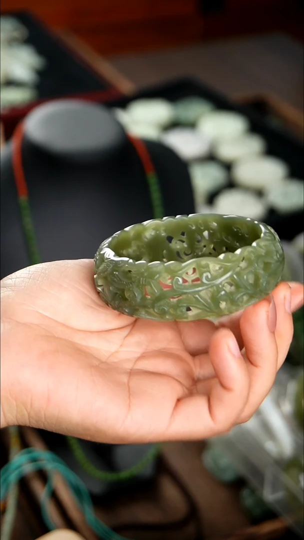 未镶嵌手镯和田玉好**双001    60圈口