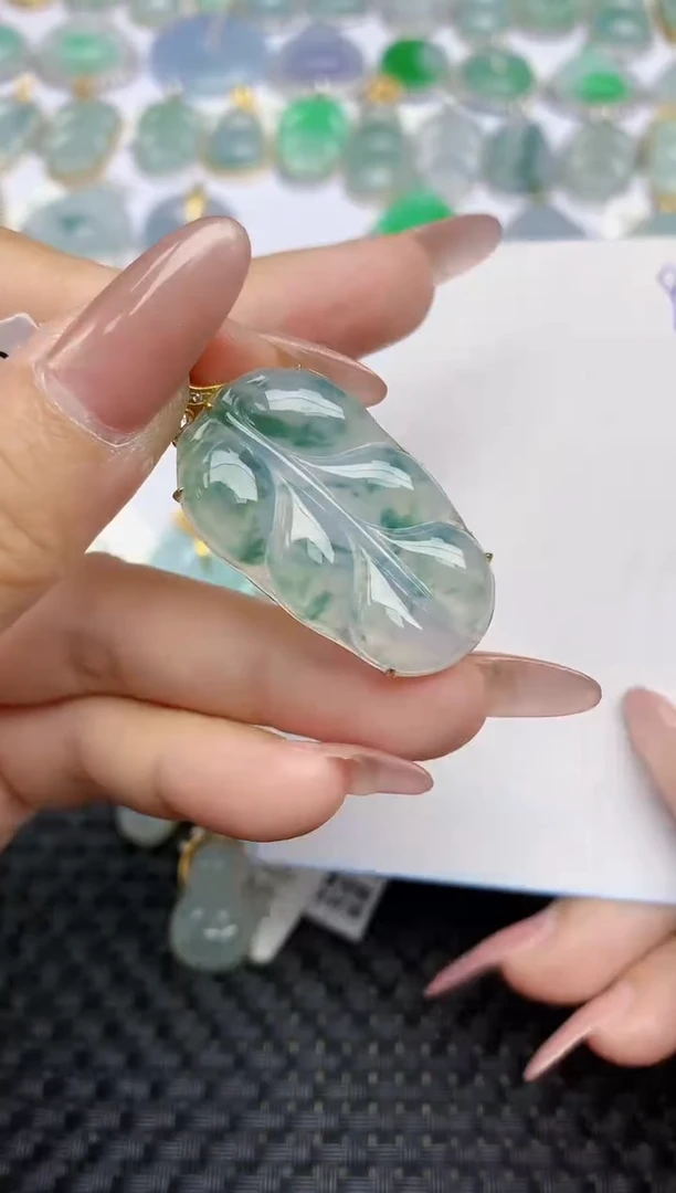 【闪购商品】翡翠颈饰18K金镶嵌天然A货翡翠 93