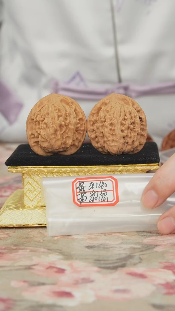 把件文玩核桃望月