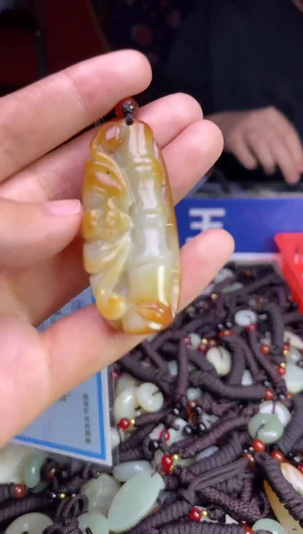 未镶嵌和田玉挂件1