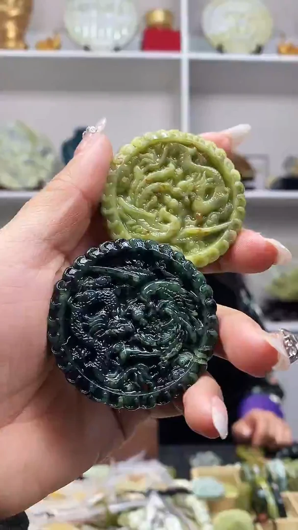 未镶嵌岫玉吊坠多样性发其中之一