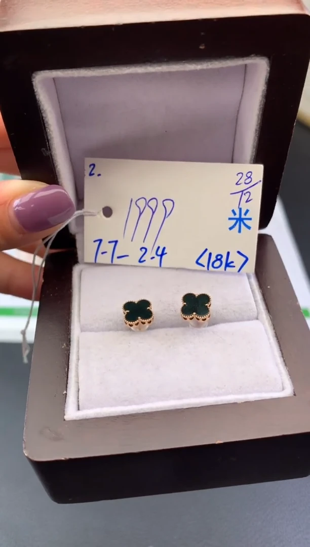 18K金镶嵌翡翠耳饰假一赔三