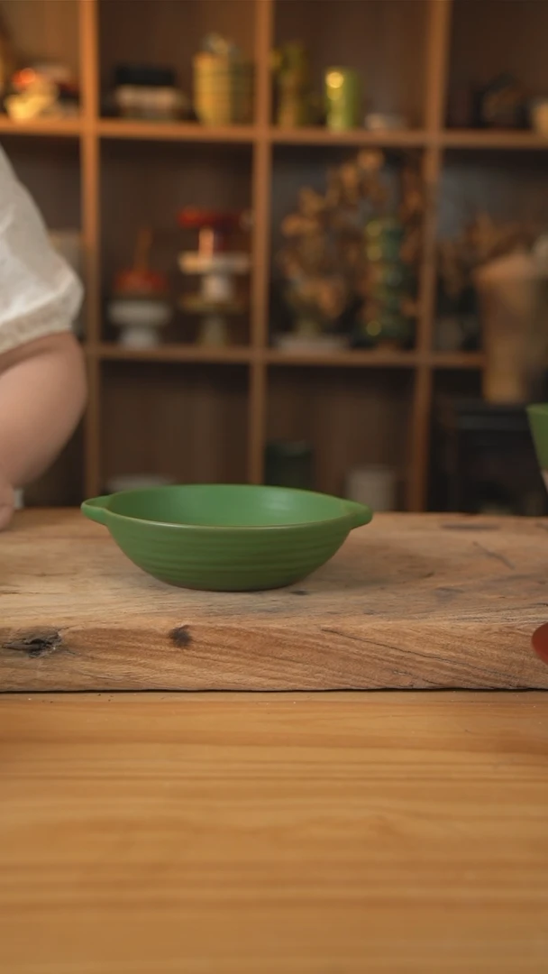 复古绿色的7英寸双耳盘【壶