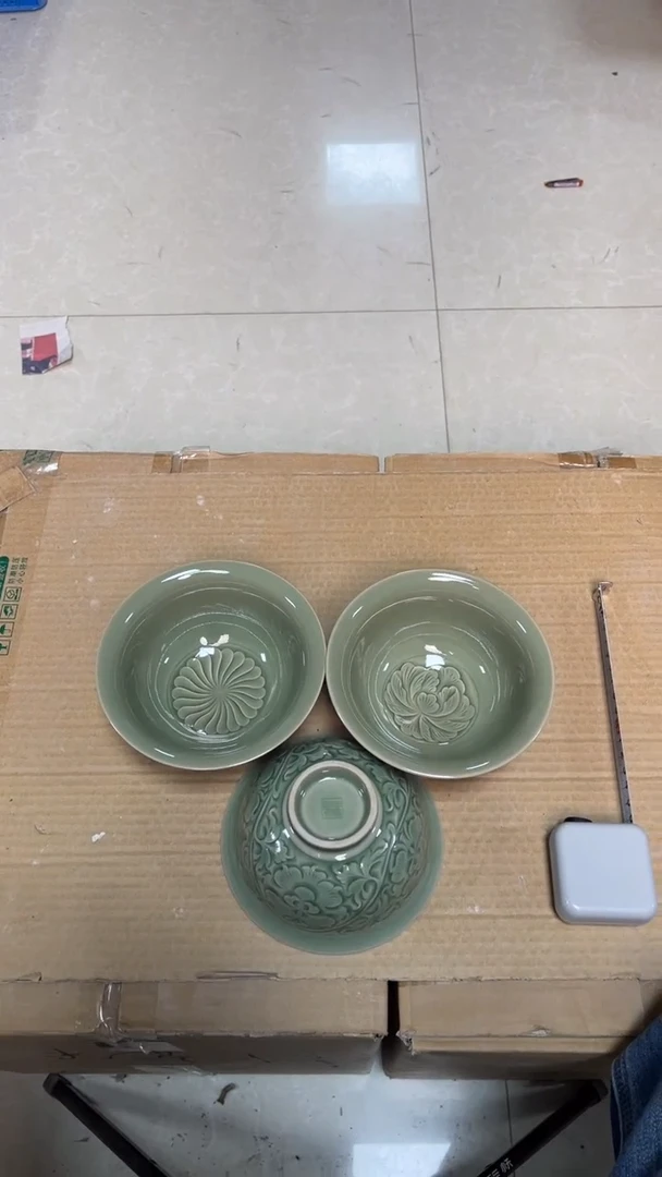 陶瓷纯手工秘色刻花碗（一个）纹饰随机发