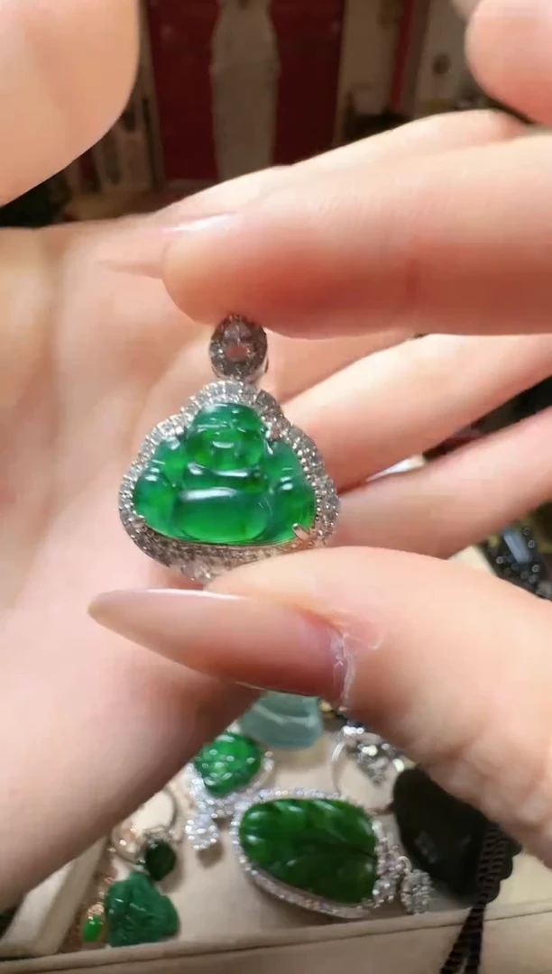 【闪购商品】翡翠吊坠(不含链)未镶嵌翡翠
