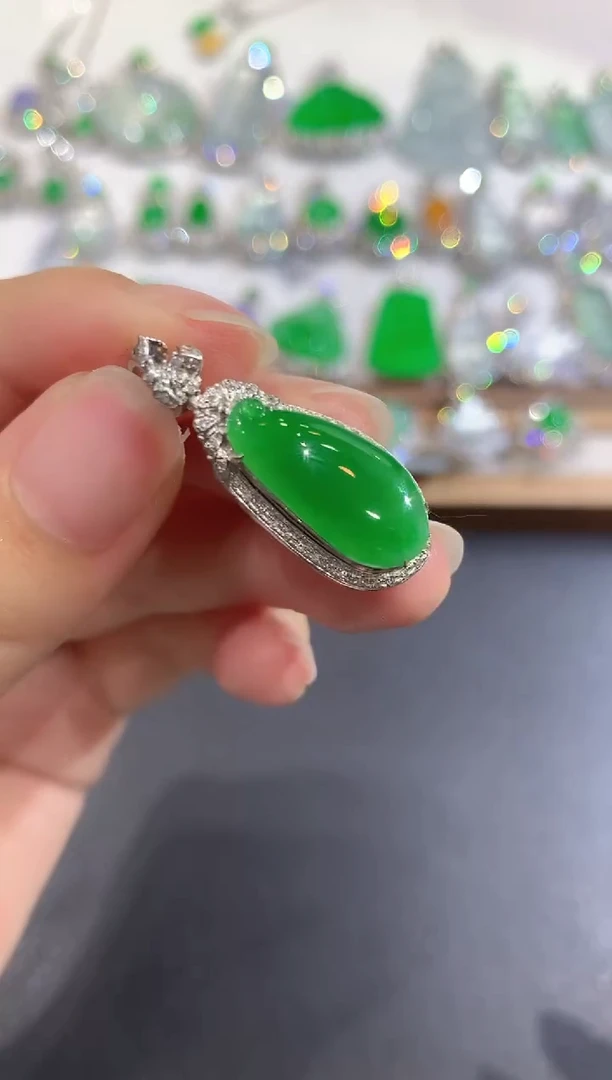 颈饰18K金镶嵌翡翠48-吊坠