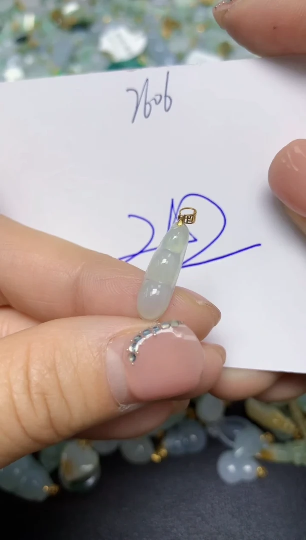 【闪购商品】翡翠挂件18K金镶嵌 天然翡翠A货