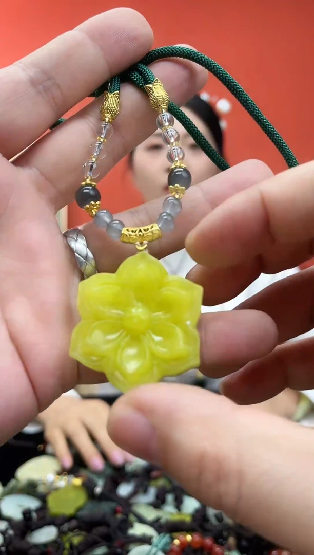 未镶嵌岫玉吊坠·