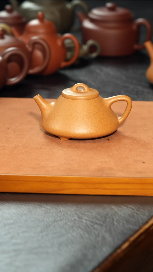 茶壶紫砂本山 黄金段 小子冶 现货 半手工