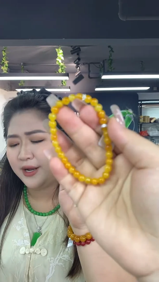 未镶嵌手链翡翠等一下发其一颜色微差