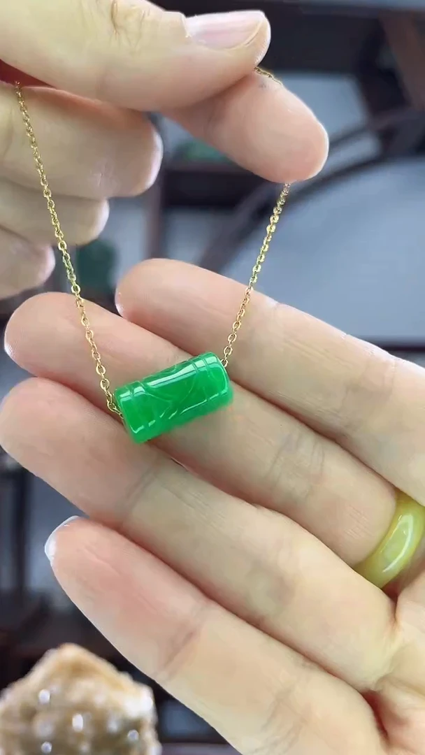 吊坠(赠链)未镶嵌翡翠D72辣绿路路通