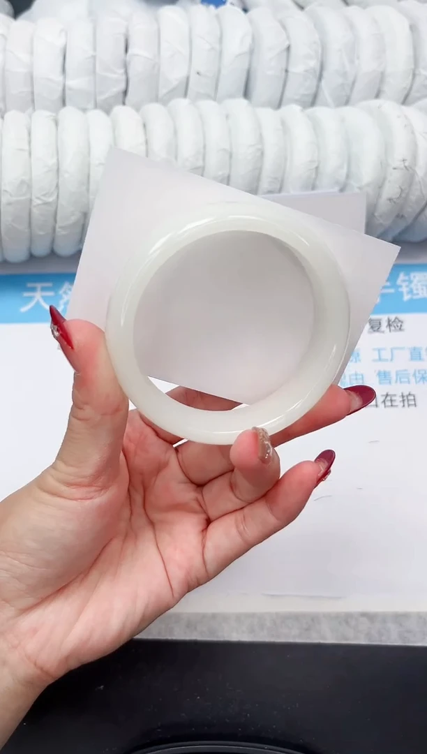 未镶嵌手镯石英质玉161-60.5BYG