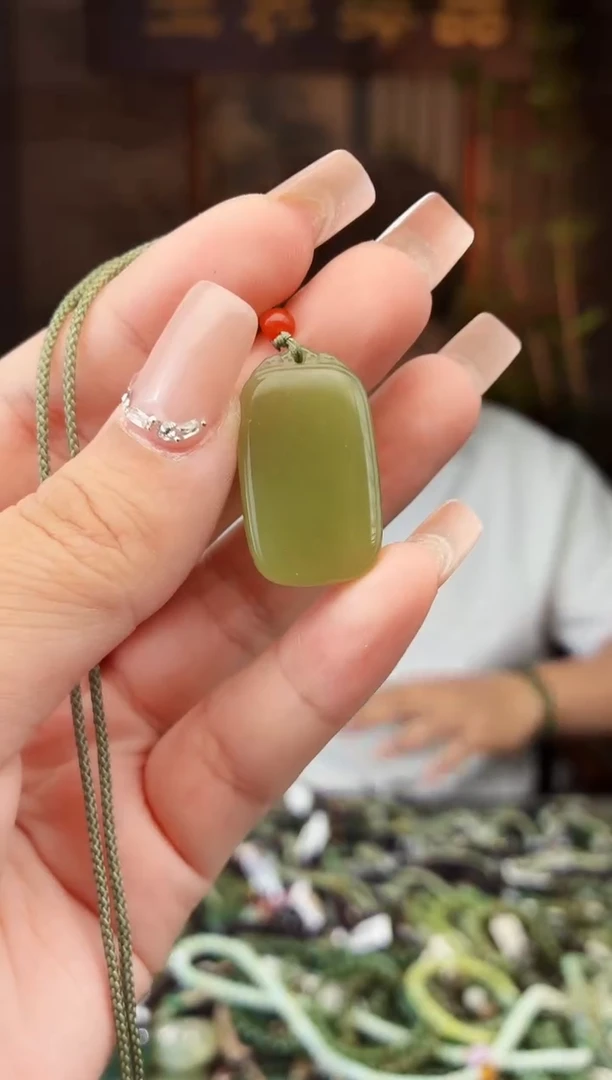 和田玉未镶嵌颈饰拍一发一