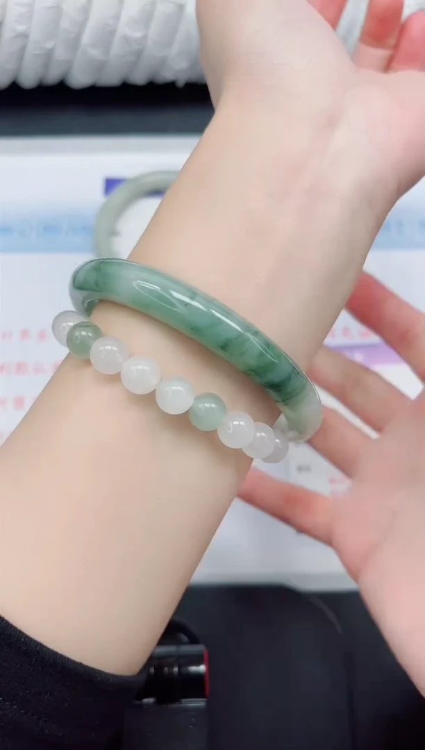 【闪购商品】石英质玉手镯未镶嵌102#60.2