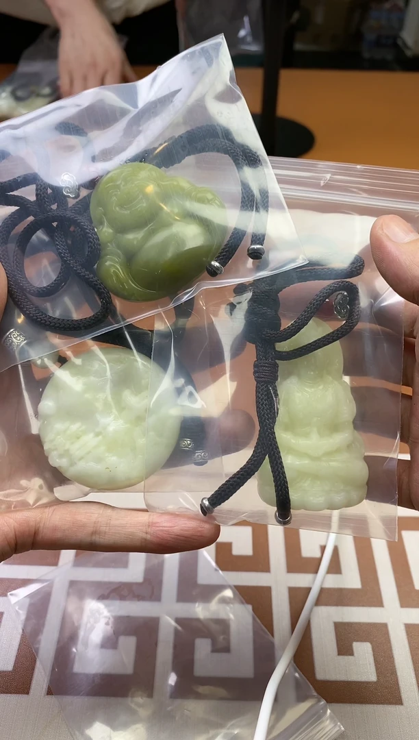 【闪购商品】透闪石-蛇纹石玉其它未镶嵌多样性发货一个