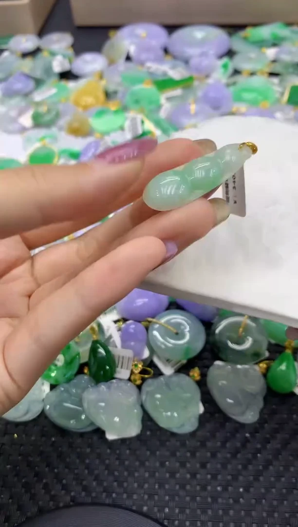 颈饰未镶嵌翡翠天然缅甸翡翠A货