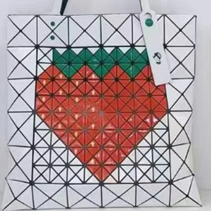 【点心专属】新款女士时尚菱格印花手拿包-六格彩钉水果拼色红色