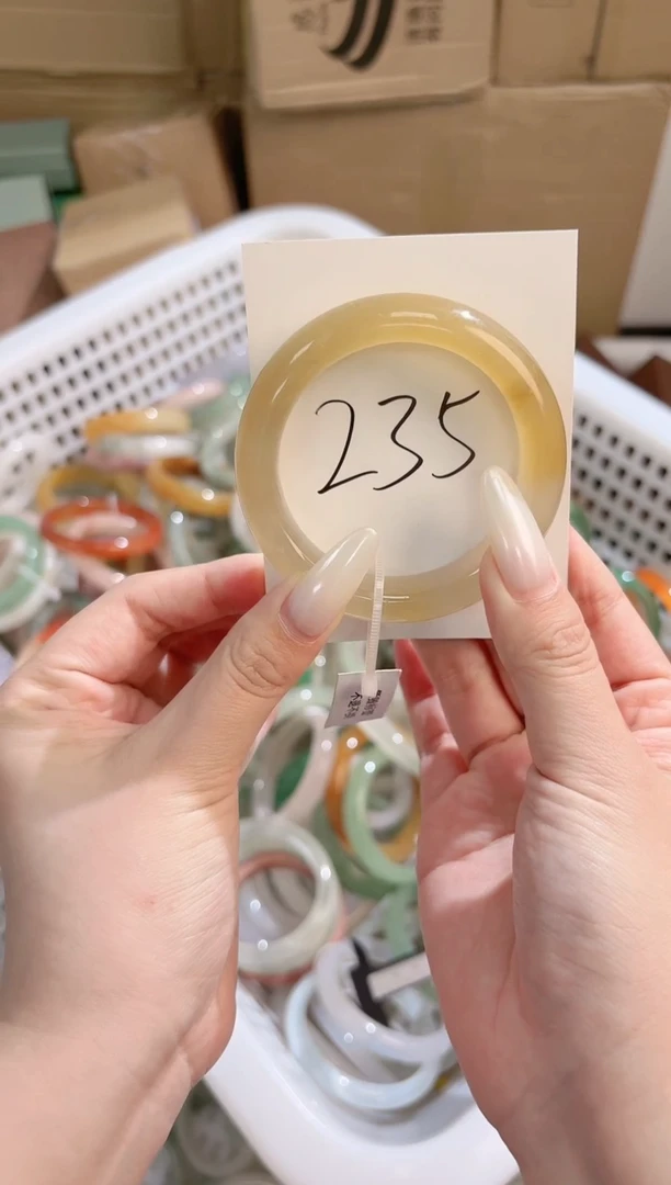 石英质玉手镯未镶嵌K235-52