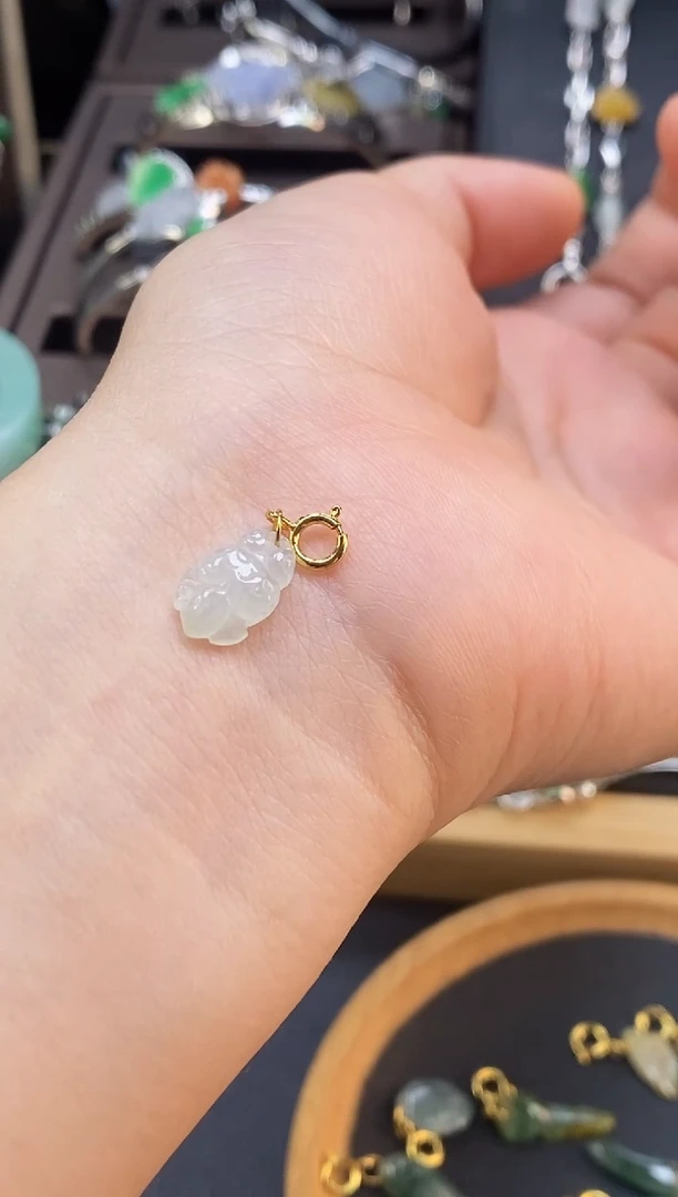 颈饰银S925镶嵌翡翠热****?0410