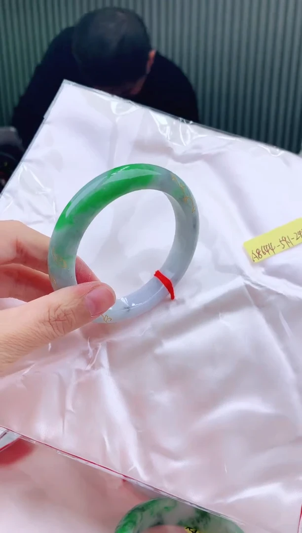 未镶嵌手镯翡翠59