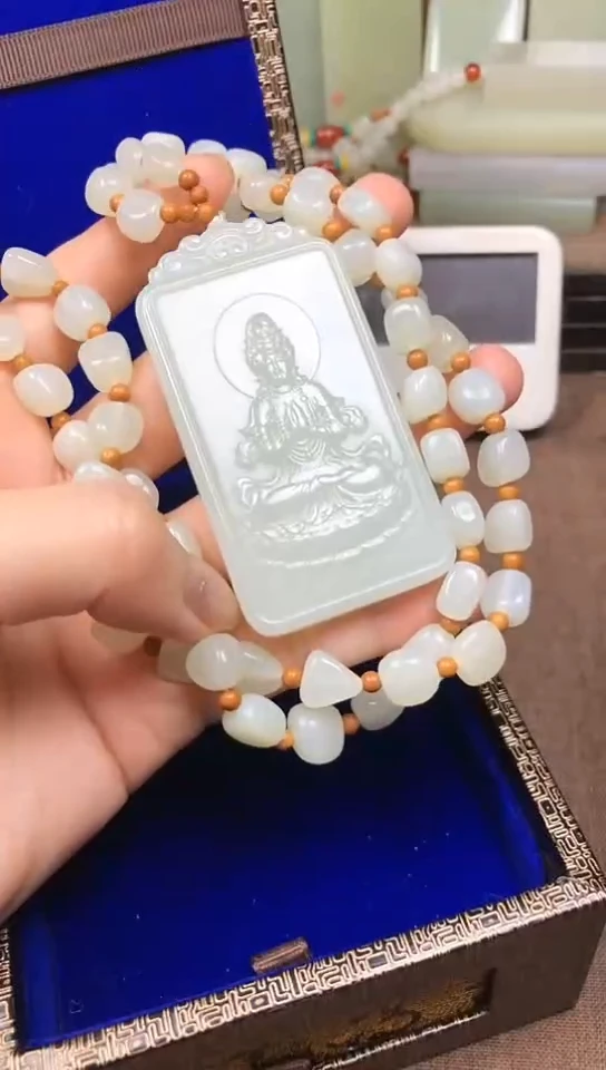 颈饰未镶嵌和田玉亮****7亮剑