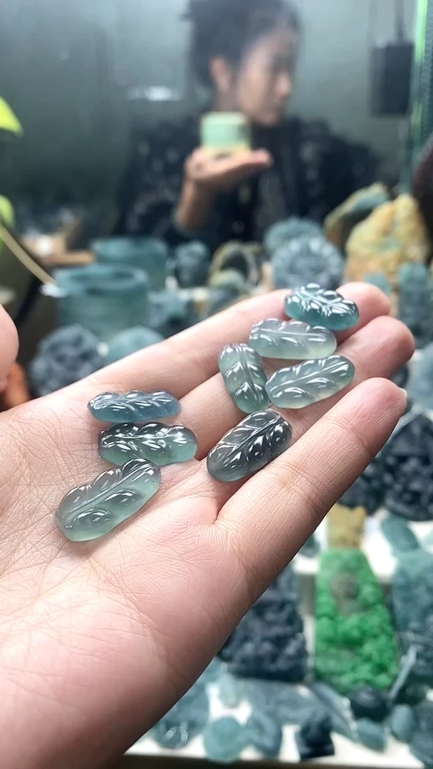 颈饰未镶嵌翡翠熙*翡翠毛货不退不换11.24