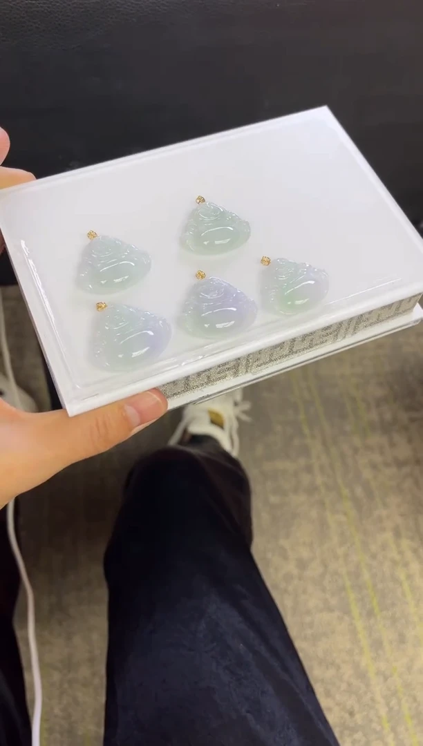颈饰18K金镶嵌翡翠V129 多样性发一件/