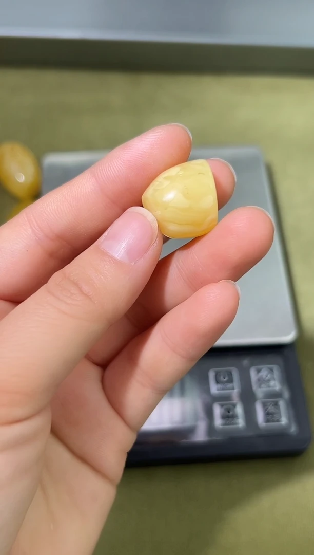 裸石琥珀未镶嵌琥珀蜜蜡吊坠