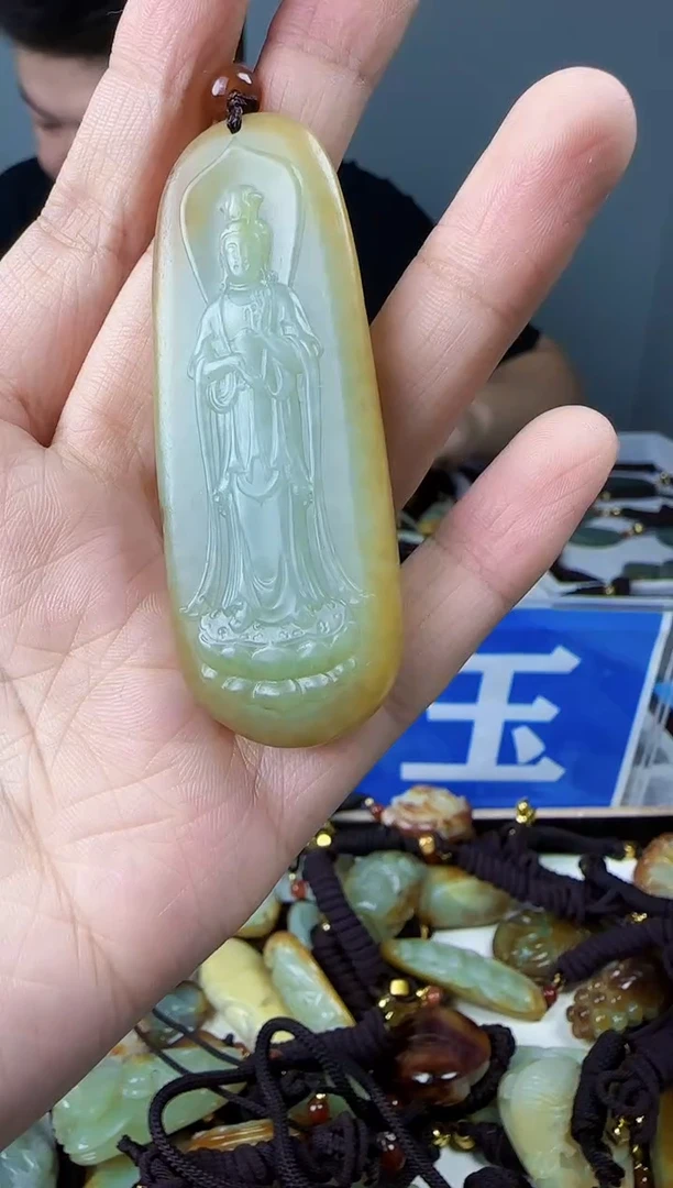 和田玉未镶嵌颈饰1